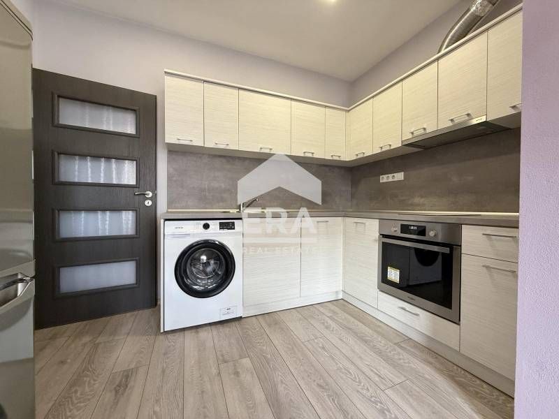 Дава се под наем Двустаен апартамент в София, Център - 40 кв.м за 648.21 € - Снимка #2