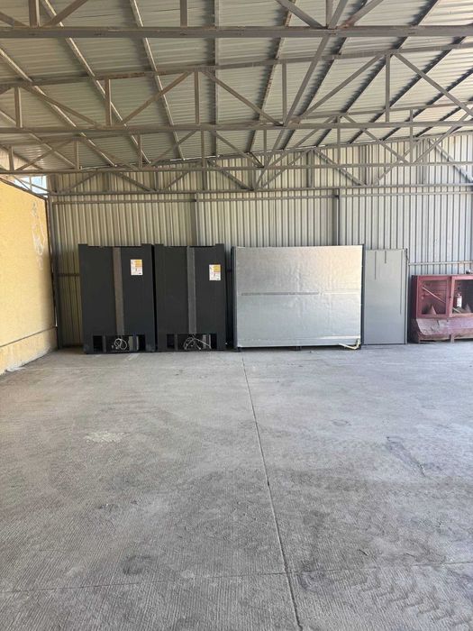 Продаются холодильники для магазина фирма АЗН ( Витринная горка)