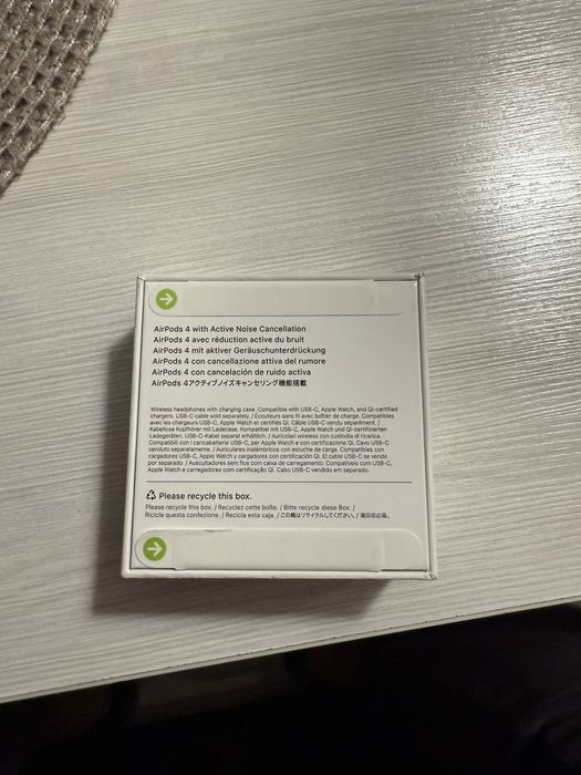 Безжични слушалки Apple AirPods 4 ANC