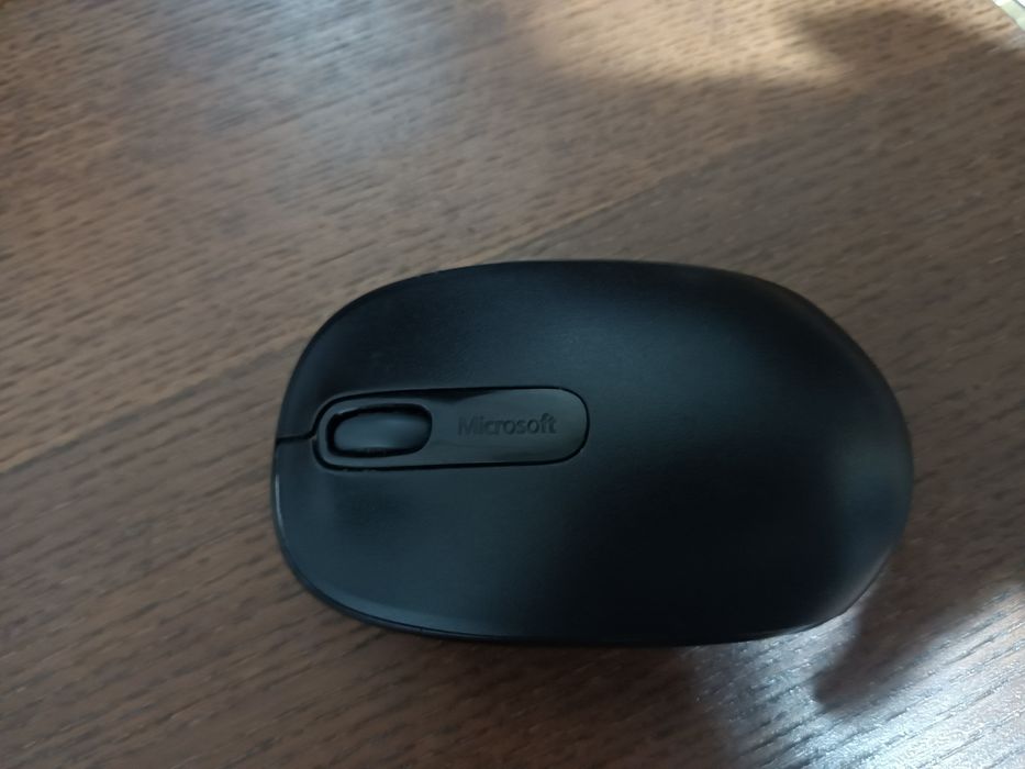 Vând urgent 3 tastaturi  + mouse de fiecare