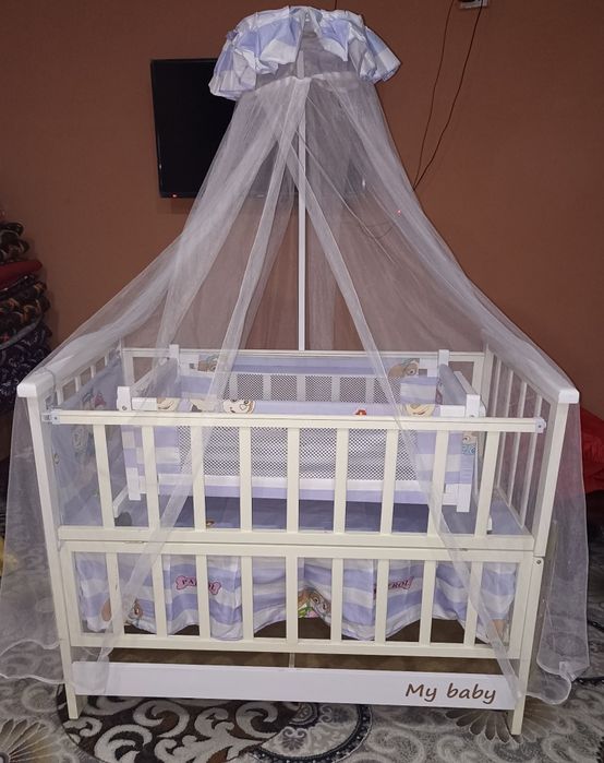 Детская кроватка