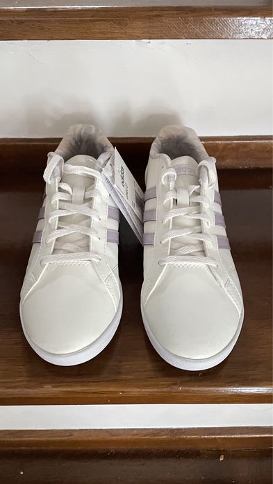 Adidas dama  marime 39 noi