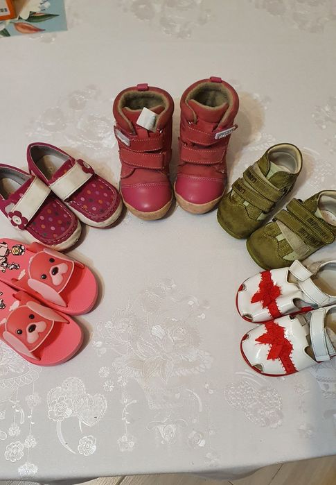 Продам детскую обувь