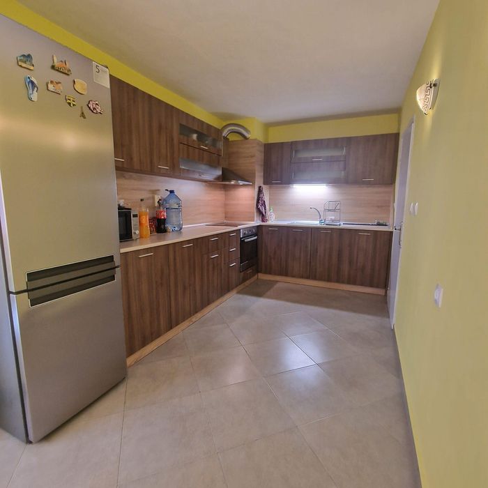 Дава се под наем Четиристаен апартамент в София, Малинова долина - 140 кв.м за 900 € - Снимка #1