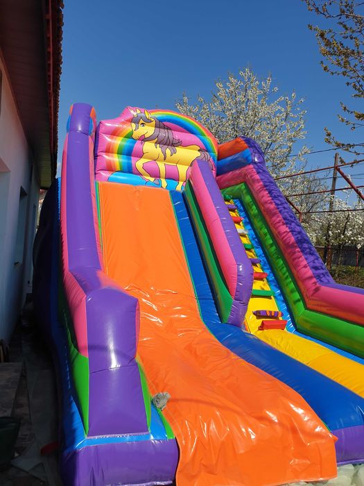 Topogan gonflabil de închiriat