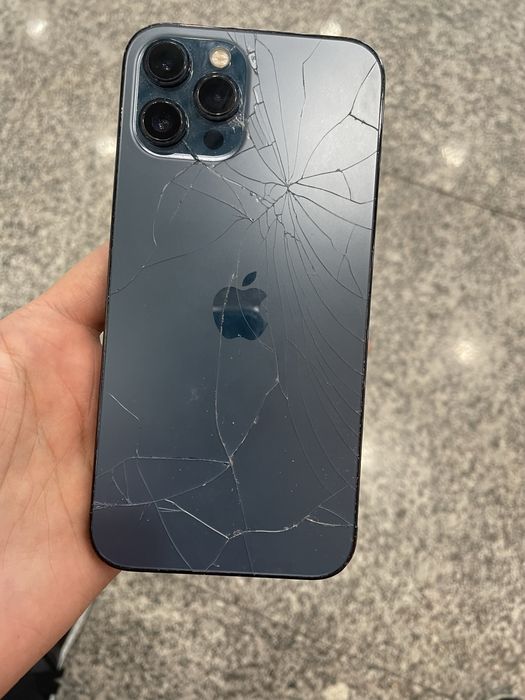 Продам айфон 12 про мах