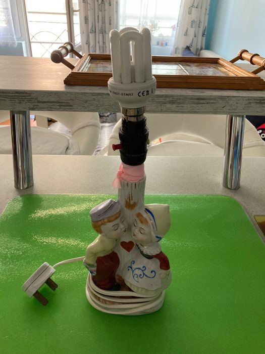 Нощна / настолна  лампа