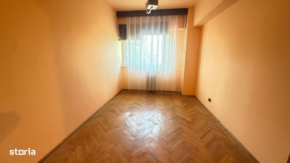 Apartament 3 camere decomandat, 64.80 mp, zona Republicii