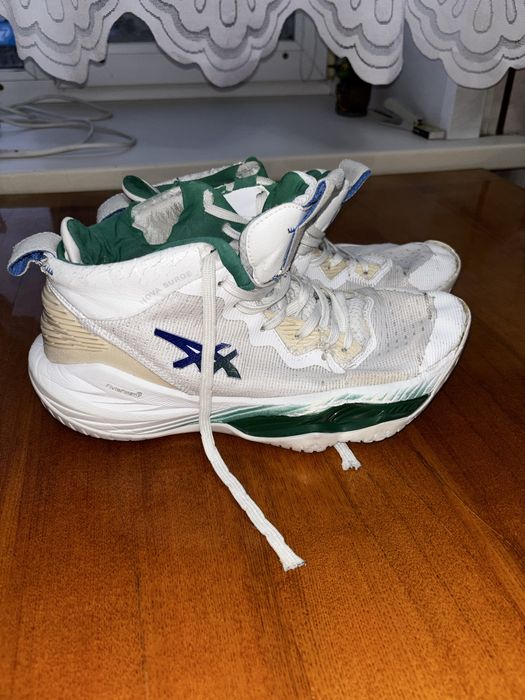 Кроссовки ASICS NOVA surge