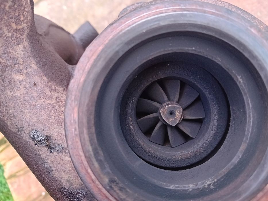 Vând turbina passat b6