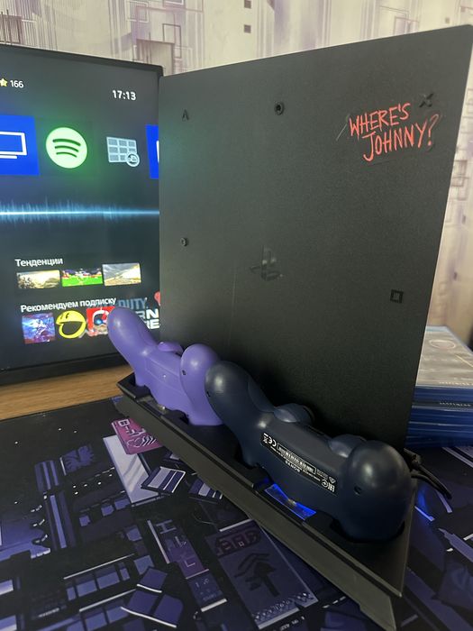 Продам Playstation 4 Pro