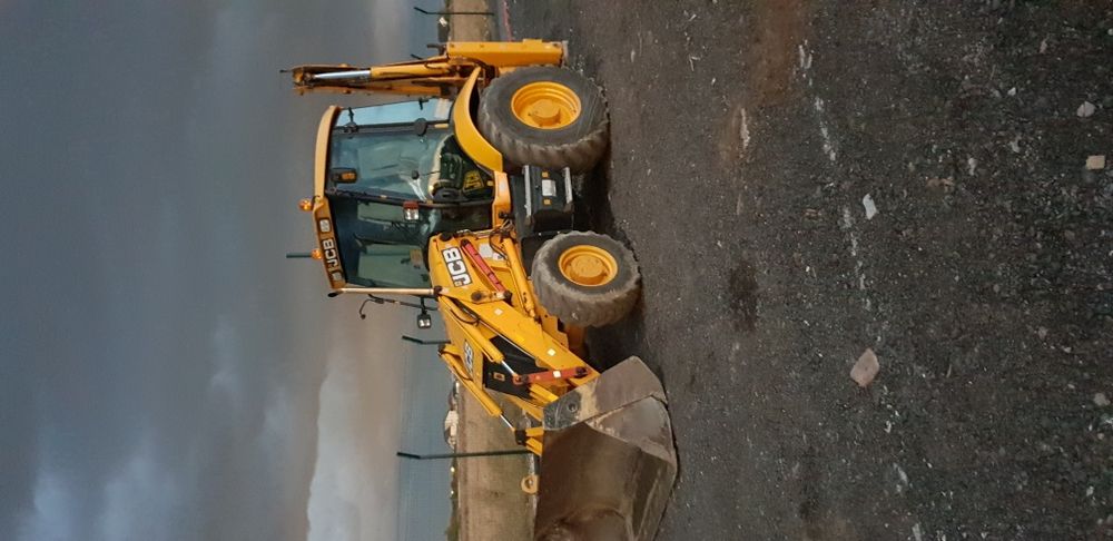 Inchiriere buldoexcavator JCB 3cx
