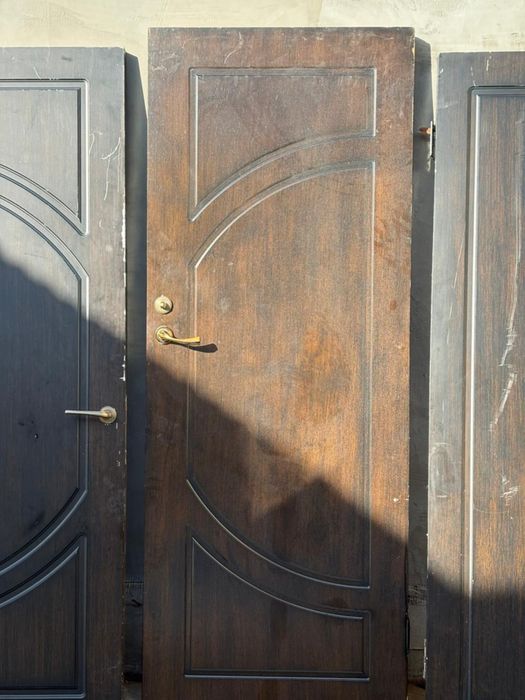 Двери межкомнатные б/у