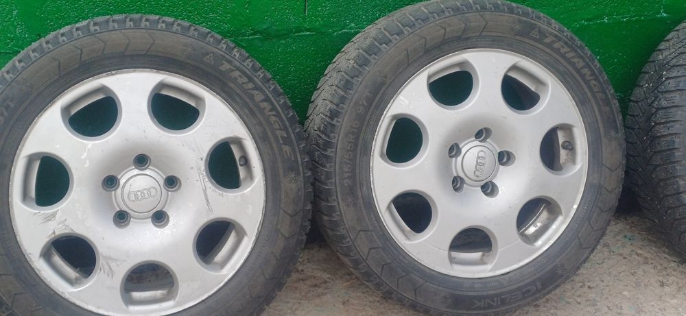 Срочно продам зимние шины вместе с дисками.