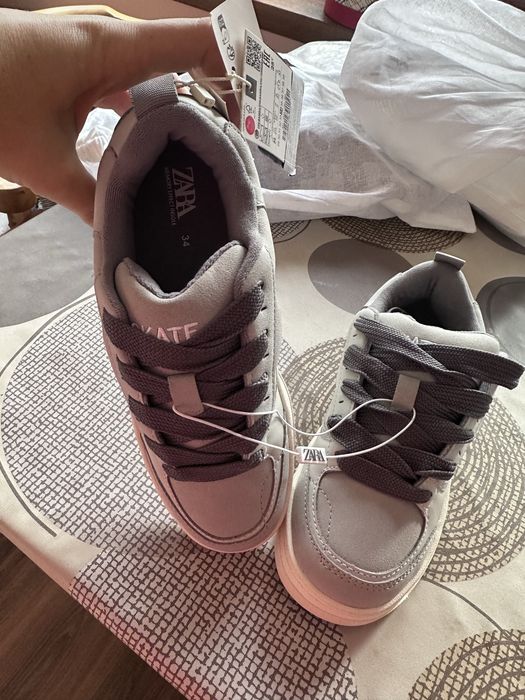 Кроссовки размер 34