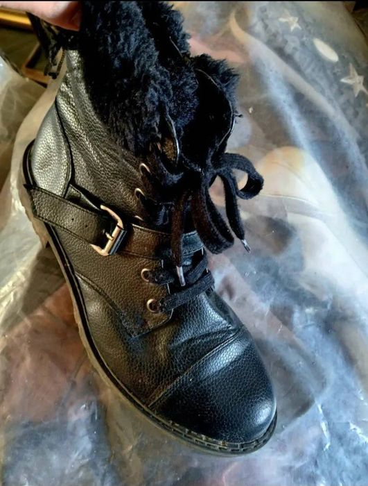 Предлагам обувки втора употреба на едро