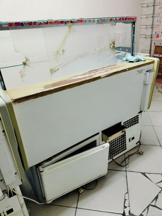 Продам холодильные витрины б/у