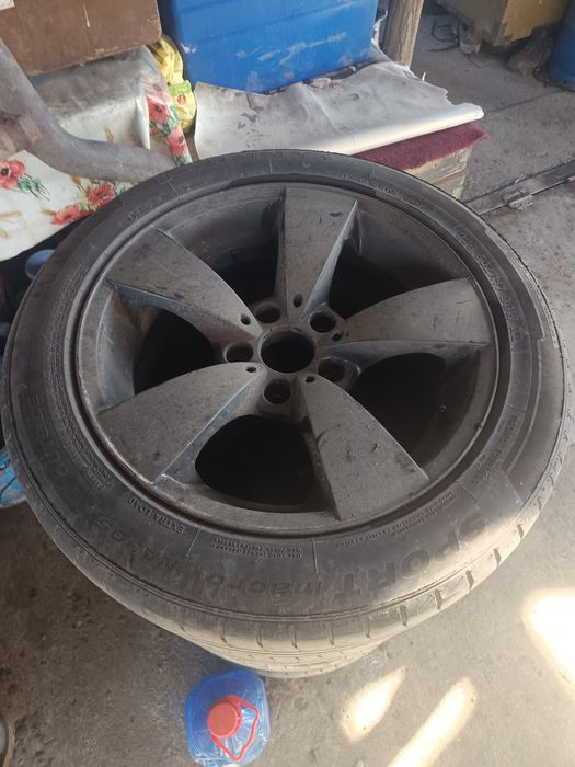 Vând jante BMW E60 R17 Cauciucuri noi de vară
