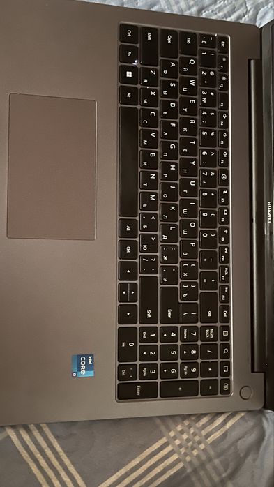 HUAWEI MateBook D16