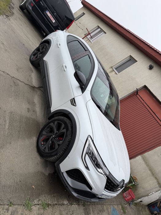 Vand sa schimb cu renault talisman initiale Paris (2016-2018 )+diferenta  .