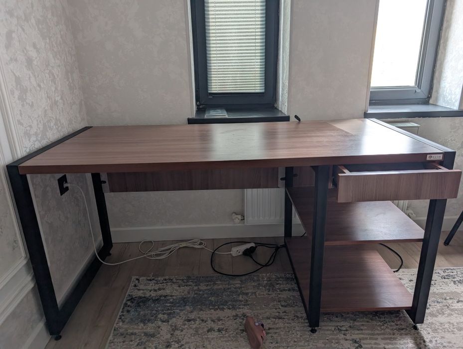 Loft stilidagi katta stol