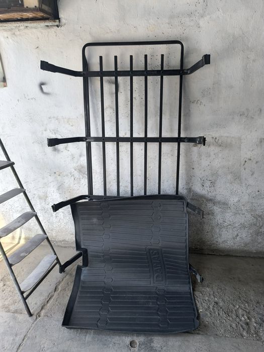 Damasga bagaj bilan orqa polik