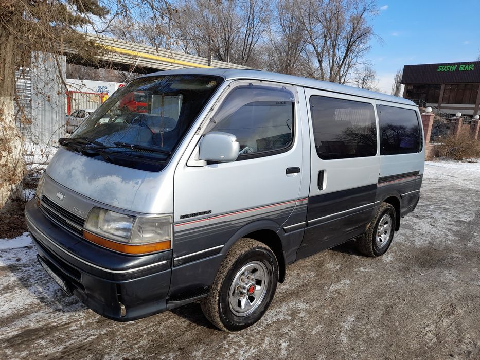 Продам Toyota Hiace.
