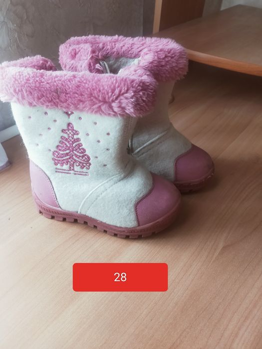 Отдам обувь детскую