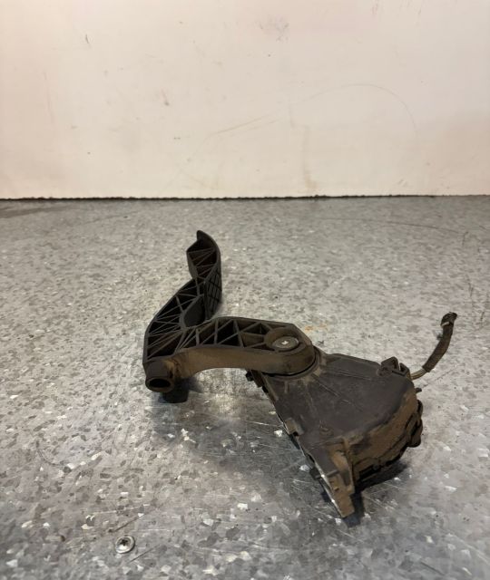 Pedala acceleratie 8D1 721 523 J Volkswagen VW Passat B6