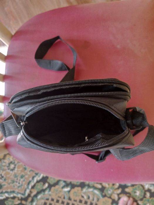 Продам сумочки через плечо