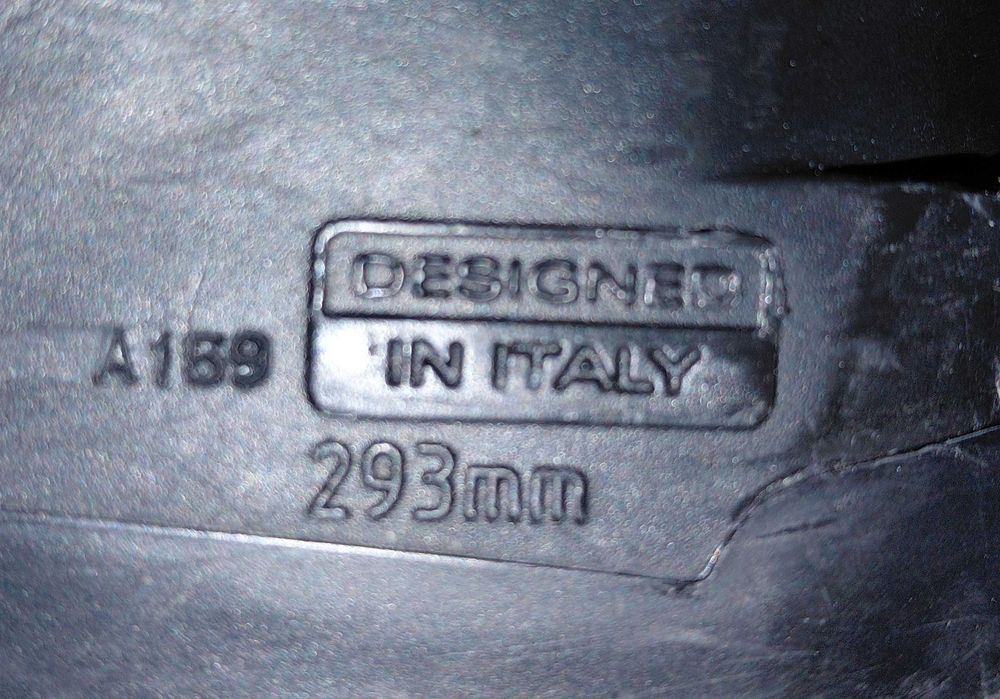 Clapari schi Head putin folositi, stare foarte buna, marime 38-39