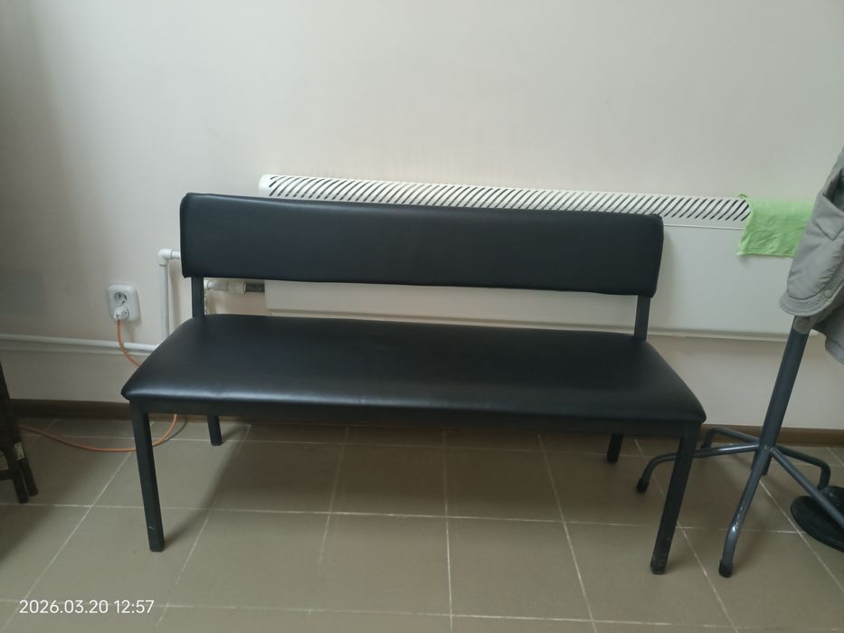 Скамейка для клиентов