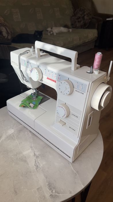 Швейная машинка Janome