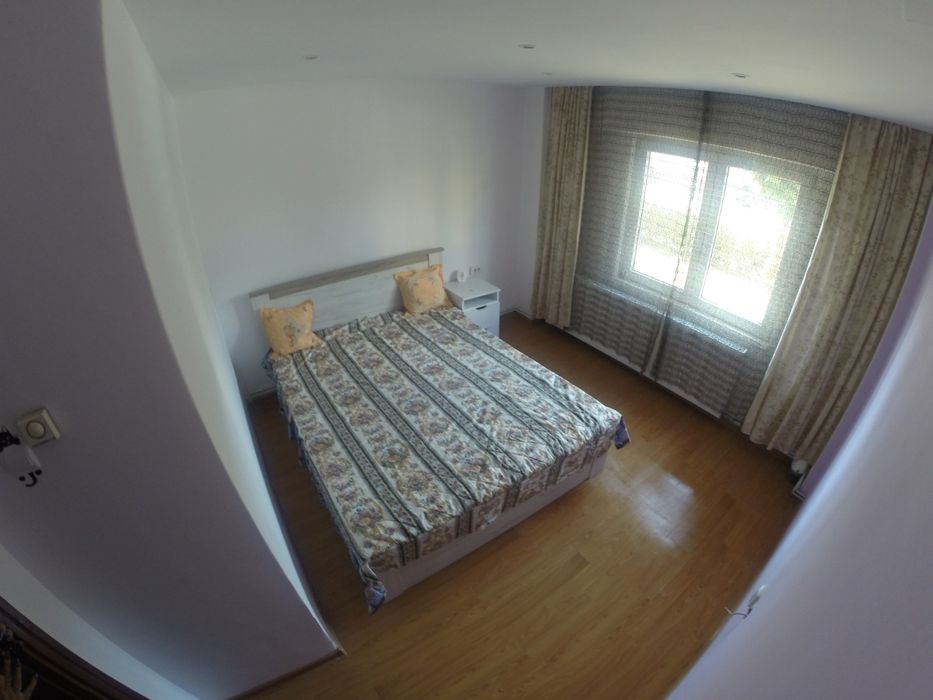 Închiriez apartament 3 camere
