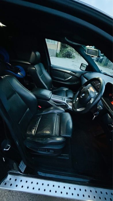 Продавам  bmw Х5 4,4 2 бр на части