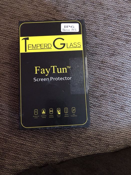 Huse și folii iPhone