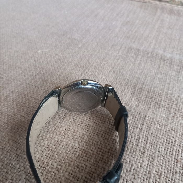 Щвейцарски часовник Jowissa