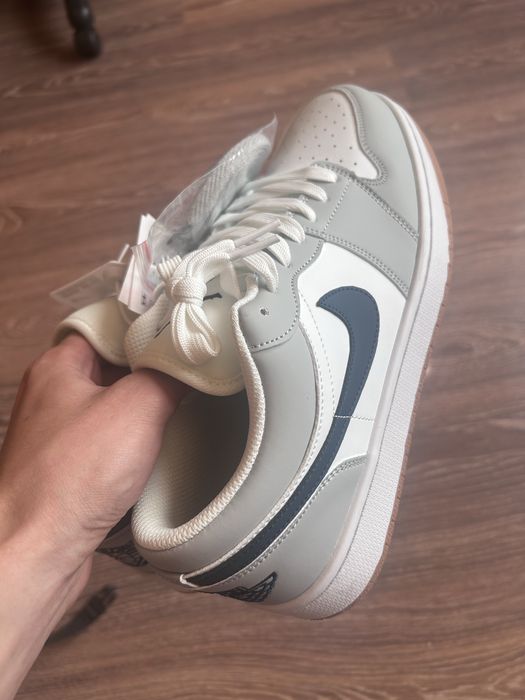 Nike кроссовки.