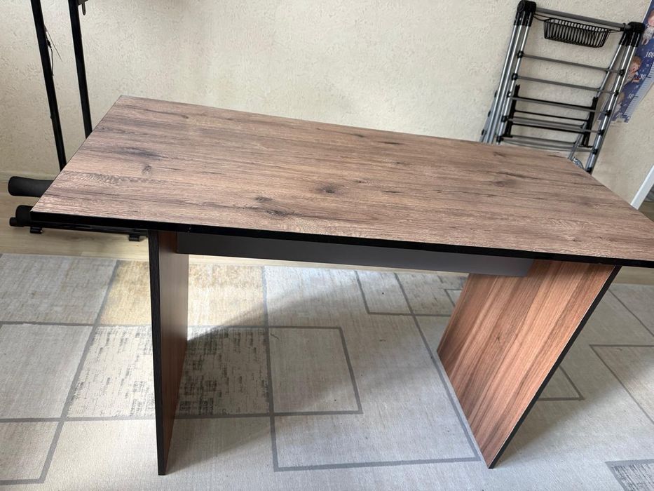 Стол компьютерный