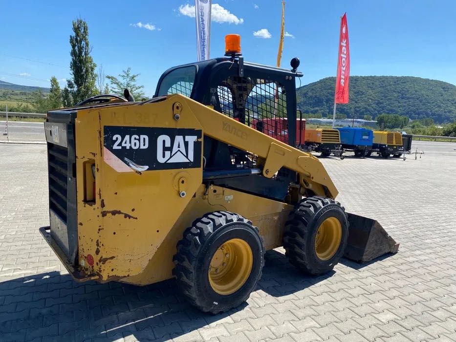 Mini incarcator Bobcat 246D 1 tona