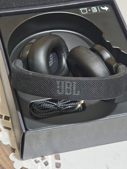 Слушалки  JBL LIVE660 nc
