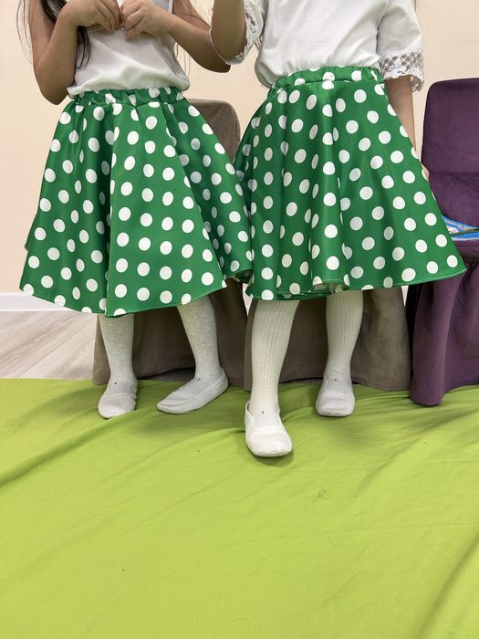 Продам две юбочки с ободочками.