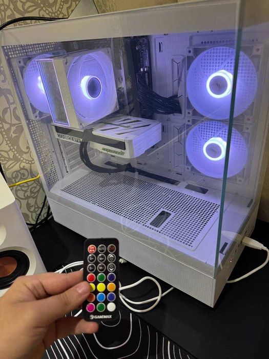 Белый игровой комплект RTX, монитор ASUS 300Hz, AndaSeat, электростол