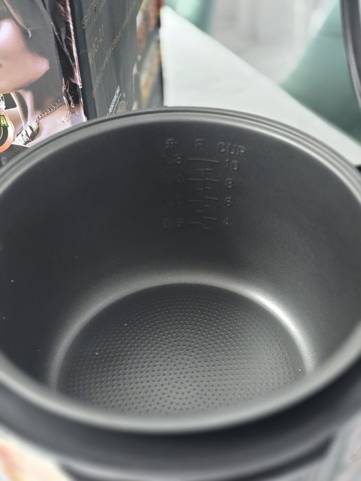 Продам мультиварку REDMOND RMC-21