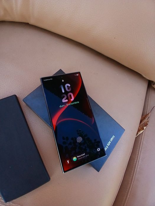 Samsung Galaxy S24 Ultra 256GB Black / Pachet Complet + Huse / Impecabil Ecran
