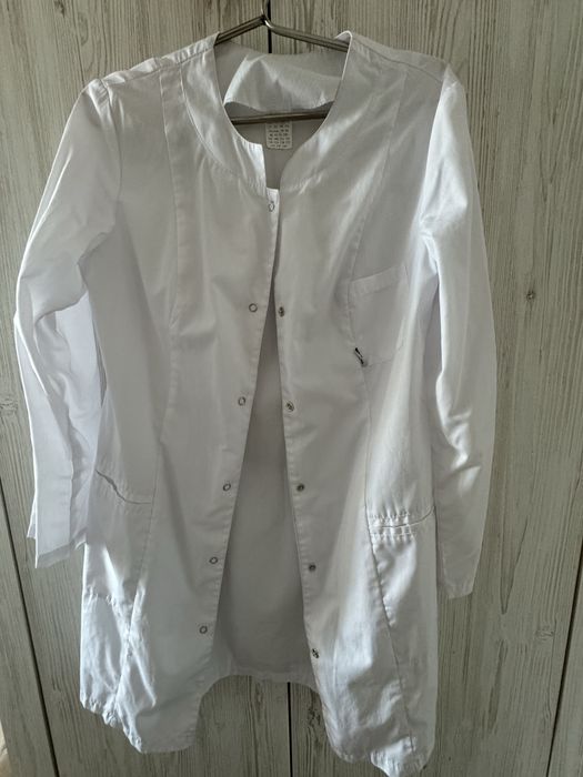 Продам медицинские халаты