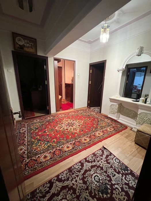 Продаётся 4-х комнатная квартира на Массиве Кушбеги, в дол дороге