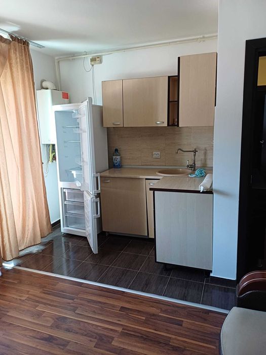 Vand apartament doua camere