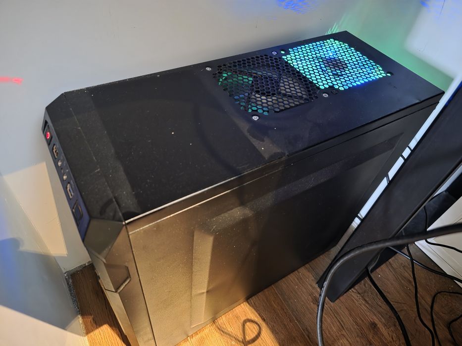 Геймърски MID PC Ryzen 5 16GB Ram