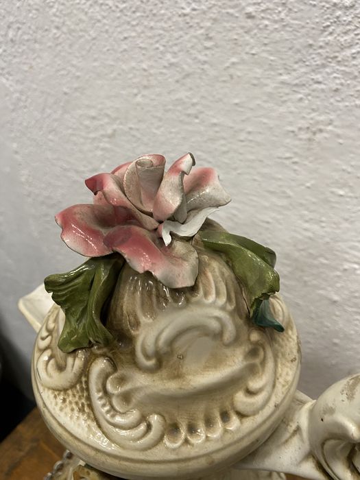 Голяма италианска кана от порцелан каподимонте